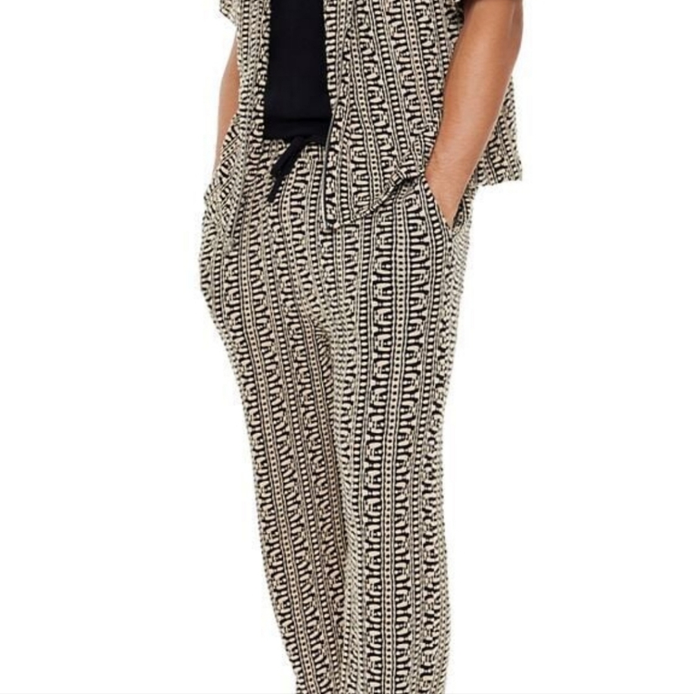 COPY - F21 Slim Fit Geo Print Pant BLK/Taupe